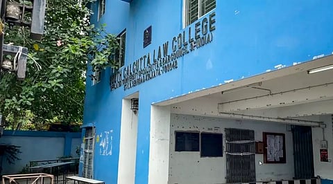 घटना के बाद छात्रा नहीं लौटना चाहती कॉलेज, नए संस्थान में दाखिले की प्रक्रिया शुरू