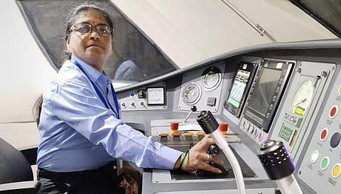 first_loco_pilot_of_asia_surekha_yadav