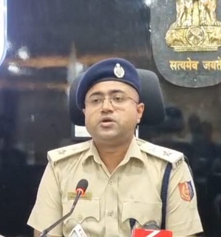 डायमंड हार्बर पुलिस के एसपी बिशप सरकार 