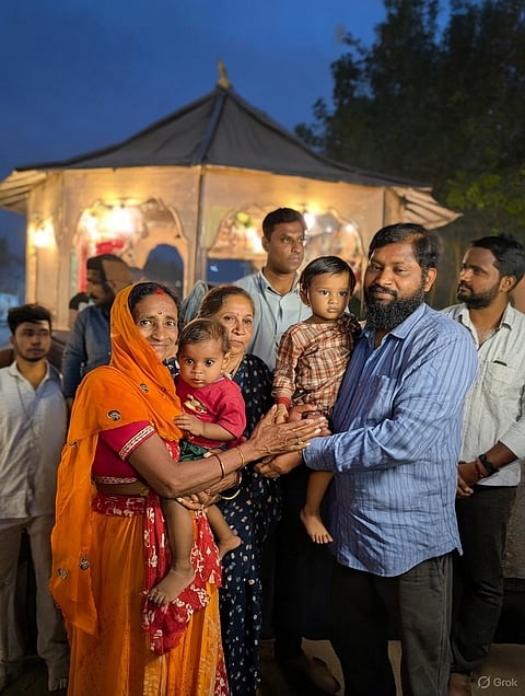 'सुरक्षा का आश्रय' अभियान के तहत दुर्गा पूजा पर बेघर परिवारों को छत का तोहफा  