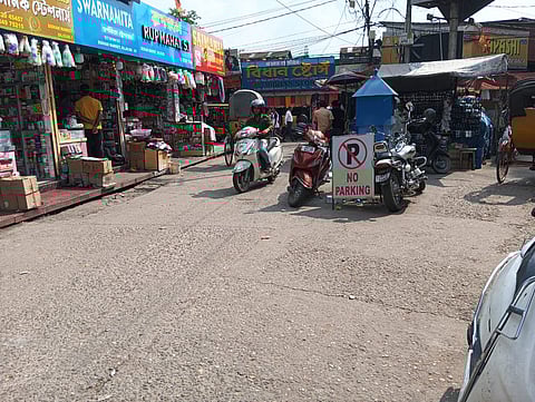 सुनसान पड़ा सिलीगुड़ी का विधान मार्केट