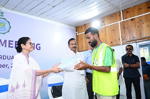 पांच दिवसीय दौरे पर उत्तर बंगाल पहुंची सीएम ममता