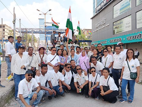 पीसी मित्तल बस स्टैंड में गोरखा प्रदर्शनकारी