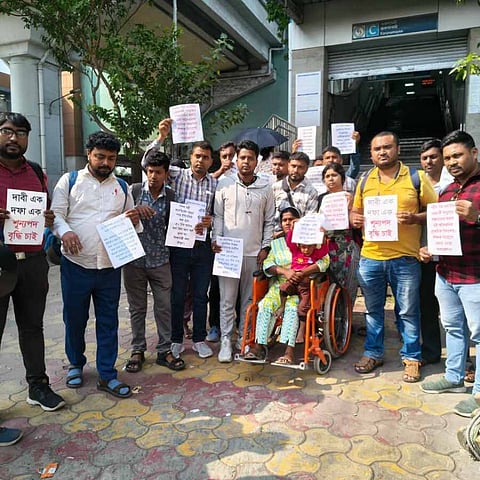 TET पास उम्मीदवारों का प्राइमरी एजुकेशन बोर्ड ऑफिस के बाहर हल्ला-बोल