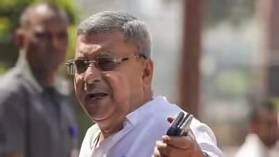 कल्याण बनर्जी ने राज्यपाल के खिलाफ पुलिस में शिकायत दर्ज कराई