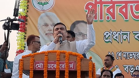 सभा को संबोधित करते विपक्ष के नेता शुभेंदु अधिकारी