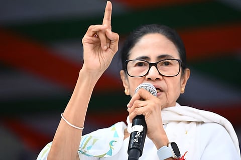 बीएलओ के प्रदर्शन को लेकर चुनाव आयोग और ममता बनर्जी आमने-सामने