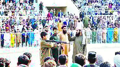 13 साल के बच्चे ने परिजनों के हत्यारे को दी मौत