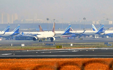 इंडिगो के खिलाफ जांच जारी, एयरलाइन पर होगी कड़ी कार्रवाई : सरकार