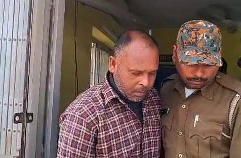 बारूद के साथ गिरफ्तार अभियुक्त
