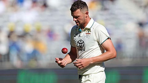 ऑस्ट्रेलिया को लगा बड़ा झटका, जोश हेजलवुड एशेज से बाहर