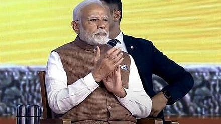 प्रधानमंत्री नरेंद्र मोदी भुवनेश्वर में ‘18वें प्रवासी भारतीय दिवस-2025’ सम्मेलन  को संबोधित करते हुए