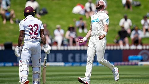 न्यूजीलैंड ने वेस्टइंडीज को 205 रन पर समेटा