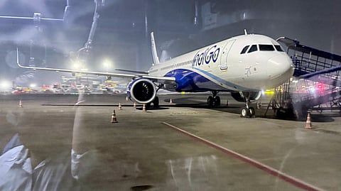 इंडिगो का वादा निकला झूठा, एयरलाइन ने आज तीन महानगर हवाई अड्डों पर रद्द कीं 220 उड़ानें 