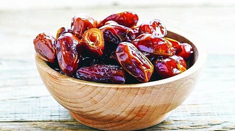 खजूर में होते हैं स्वास्थ्य संबधित कई अनोखे गुण, खजूर खाएं, एनर्जी भरपूर मिलेगी