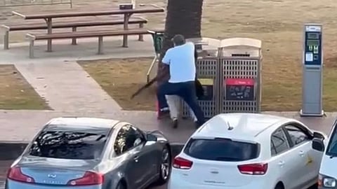 कौन है अहमद अल अहमद, जो बोंडी बीच हमले के आतंकी से भिड़ा और उसकी बंदूक छीनी?