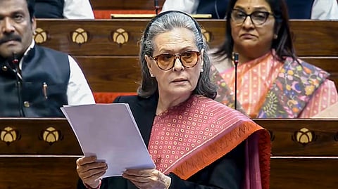 महिलाओं के मुद्दे पर केंद्र को घेरा सोनिया ने 