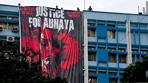 आरजी कर मामले से सुप्रीम कोर्ट हटा, कलकत्ता हाईकोर्ट को किया स्थानांतरित 