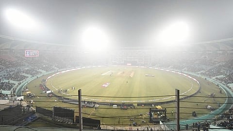 धुंध के कारण टी20 मैच रद्द हुआ तो अखिलेश ने  कसा तंज- मुंह ढंक लीजिए क्योंकि आप लखनऊ में हैं!
