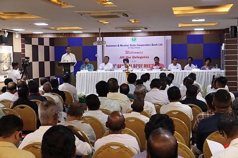 अंडमान एवं निकोबार राज्य सहकारी बैंक लिमिटेड की 60वीं आम सभा के दौरान का दृश्य।