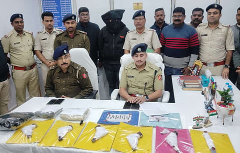 खड़गपुर के नीमपुरा से गिरफ्तार अभियुक्त व बरामद आग्नेयास्त्र
