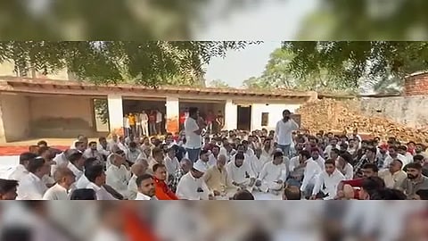 बागपत : किशोरों के लिए स्मार्टफोन और हाफ-पैंट पर बैन