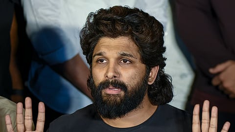 अभिनेता अल्लू अर्जुन पर आरोप-पत्र दाखिल, क्या जायेंगे जेल, जानें पूरा मामला 