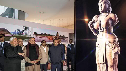 CM नीतीश कुमार व अन्य