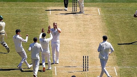 मेलबॉर्न क्रिकेट स्टेडियम पर लगा दाग, पिच की खराबी को लेकर ICC ने किया दंडित, दी यह सजा