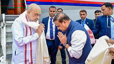 बंगाल से पहले अमित शाह एकदिवसीय दौरे पर असम पहुंचे