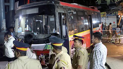 मुंबई के भांडुप में सरकारी बस ने कैसे ले ली चार पैदल यात्रियों की जान?