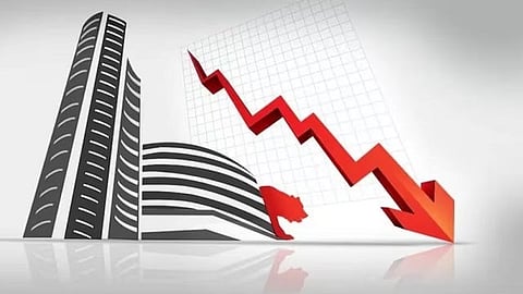 शेयर बाजार की कमजोर शुरुआत, रुपये में 3 पैसे की मजबूती