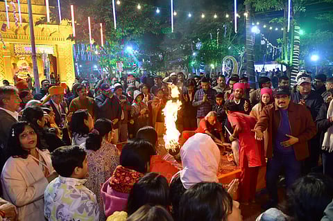 विधान शिशु उद्यान में आयोजित आपणों गाँव मेले में दर्शकों का जबरदस्त जमावड़ा