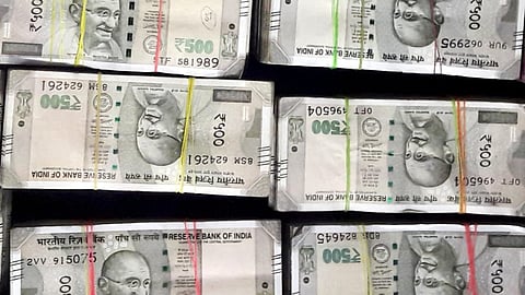 अभियुक्त के पास से बरामद रुपये