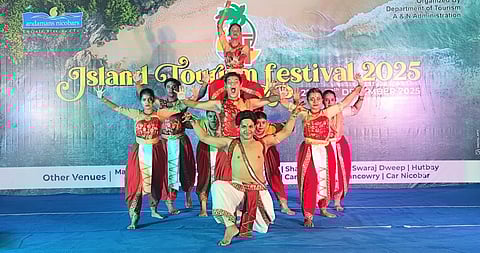 द्वीप पर्यटन महोत्सव-2025 के तीसरे दिन सांस्कृतिक प्रस्तुतियों ने बांधा समां