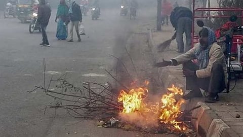 बिहार में कड़ाके की ठंड, स्कूल हुए बंद, लेकिन कब तक?