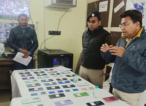 खोये 59 मोबाइल उनके मालिकों को सौंपे गये