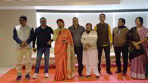 सांसद कल्याण बनर्जी  ने  सांसद  रचना और विधायक असीत मजूमदार के बीच उपजे मतभेद को दूर करने का प्रयास करते  हुए  