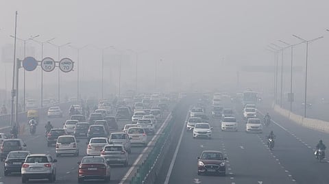 राष्ट्रीय राजधानी में बढ़ती ठंड और खराब वायु गुणवत्ता का संकट