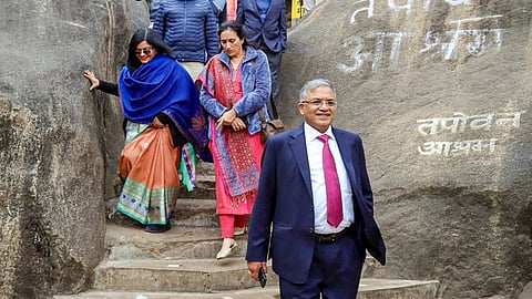 दुमका के बासुकीनाथ मंदिर में पूजा-अर्चना करने पहुंचे CEC ज्ञानेश कुमार