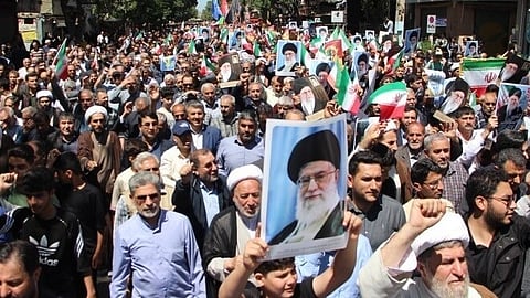 ईरान में उग्र विरोध प्रदर्शन, 35 की मौत, 1200 हिरासत में  