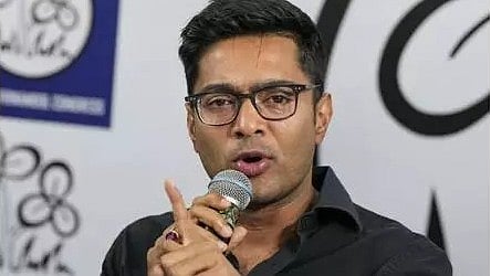 अभिषेक के हेलिकॉप्टर को नहीं मिली 
उड़ान की अनुमति, हेमंत सोरेन ने की मदद