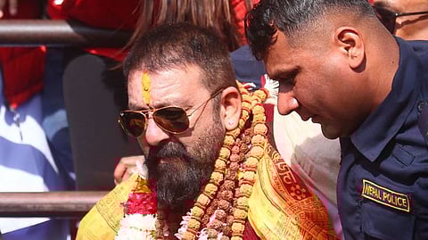 संजय दत्त ने नेपाल में पशुपतिनाथ मंदिर में पूजा-अर्चना की