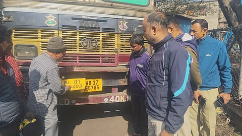 एक ही ट्रक में 3 नंबर प्लेट लगा मिलने से मची सनसनी