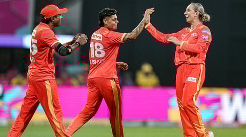 WPL 2026 : गुजरात ने यूपी वाॅरियर्स को दस रन से हराया 