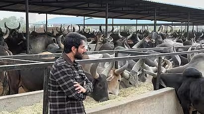 सोनू सूद ने गुजरात की गौशाला को 22 लाख रुपये दान दिए