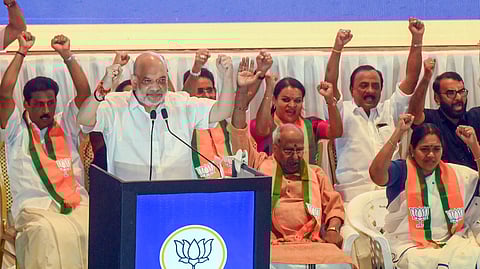 केरल: अमित शाह ने श्री पद्मनाभस्वामी मंदिर में की पूजा-अर्चना, शबरीमाला के लिए निष्पक्ष जांच की रखी मांग 