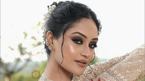 मेकअप से संवारें अपना मूड