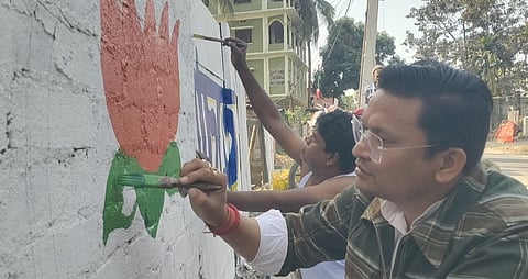 भाजपा द्वारा दीवार लेखन

