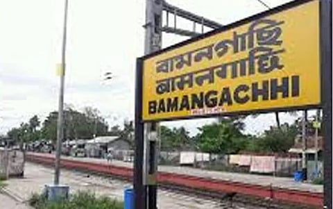 The Ranaghat AC local train did not stop at Bamangachi station, leading to a major protest by passengers.